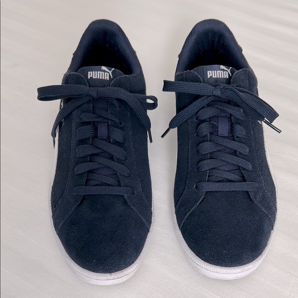 Puma Men's Dark Blue & White Sneakers